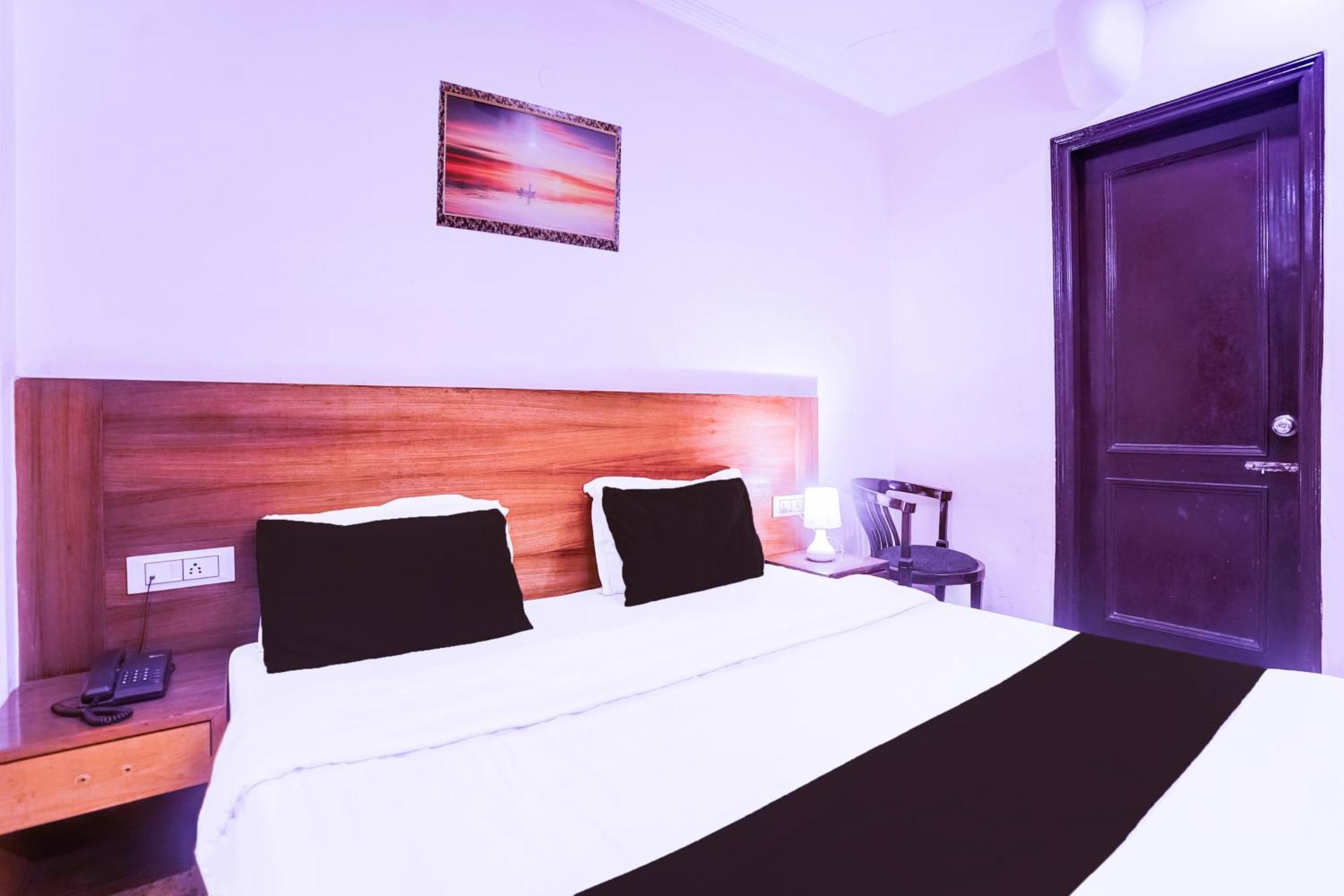 Fabhotel De Gold New Delhi Exterior photo