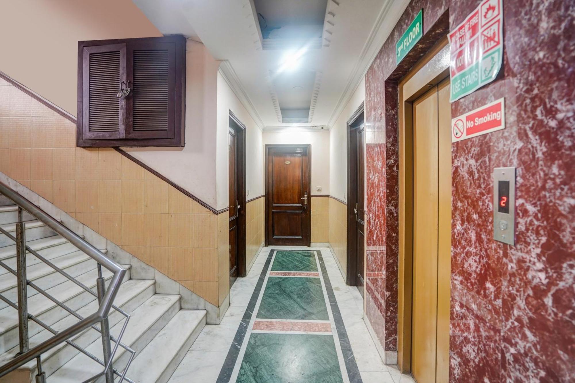 Fabhotel De Gold New Delhi Exterior photo