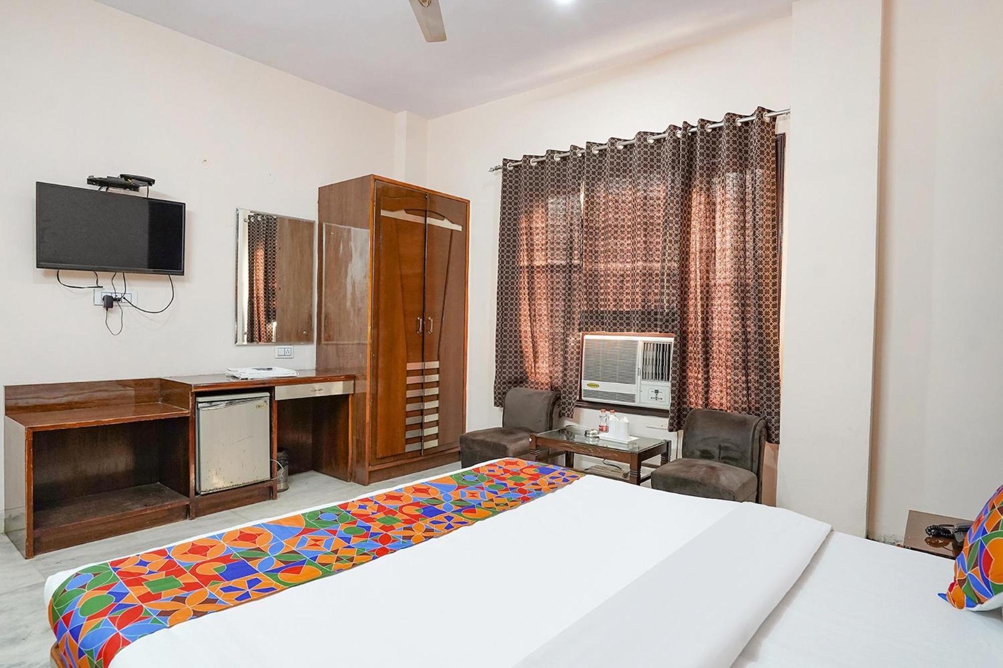 Fabhotel De Gold New Delhi Exterior photo
