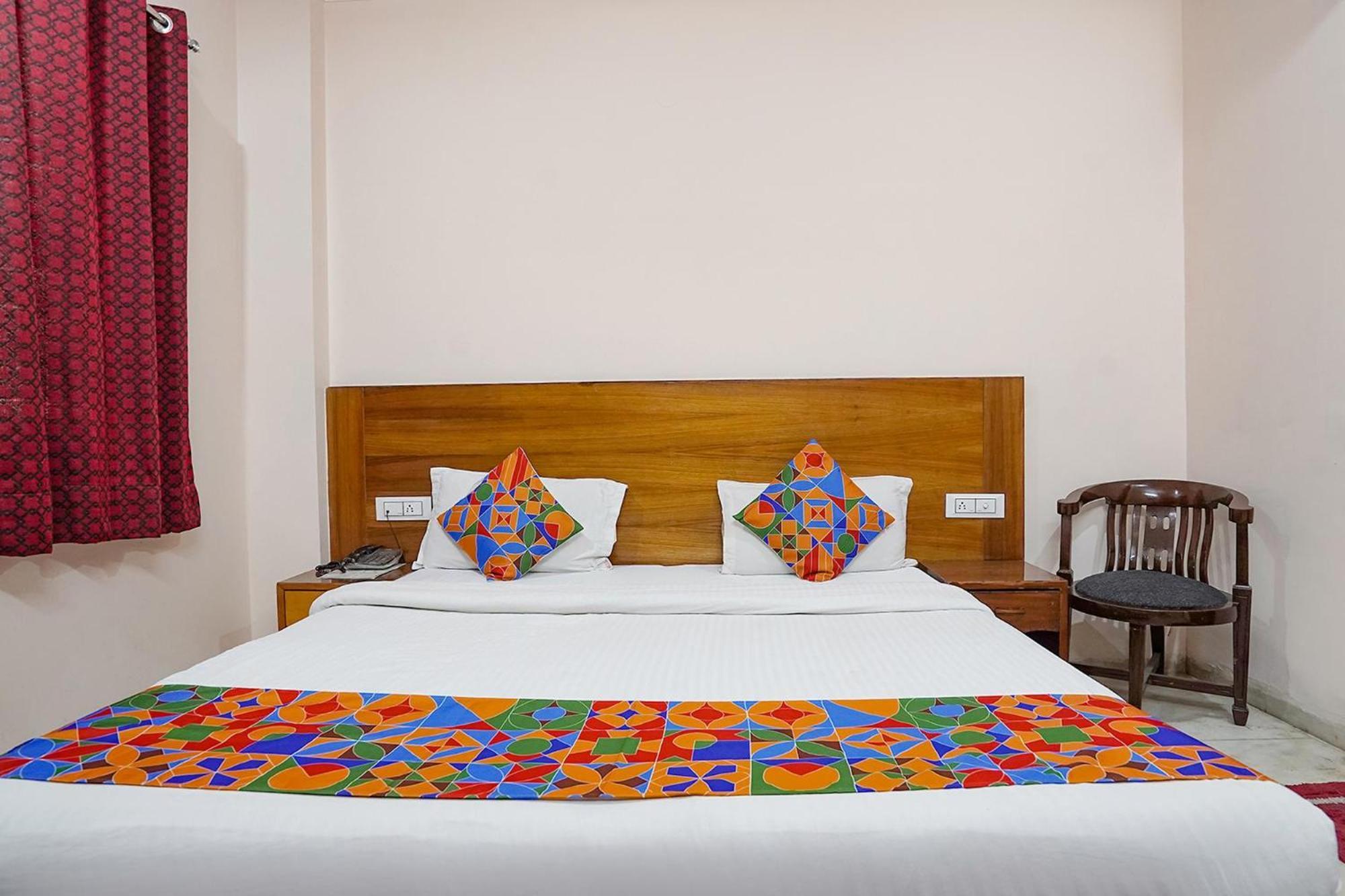 Fabhotel De Gold New Delhi Exterior photo
