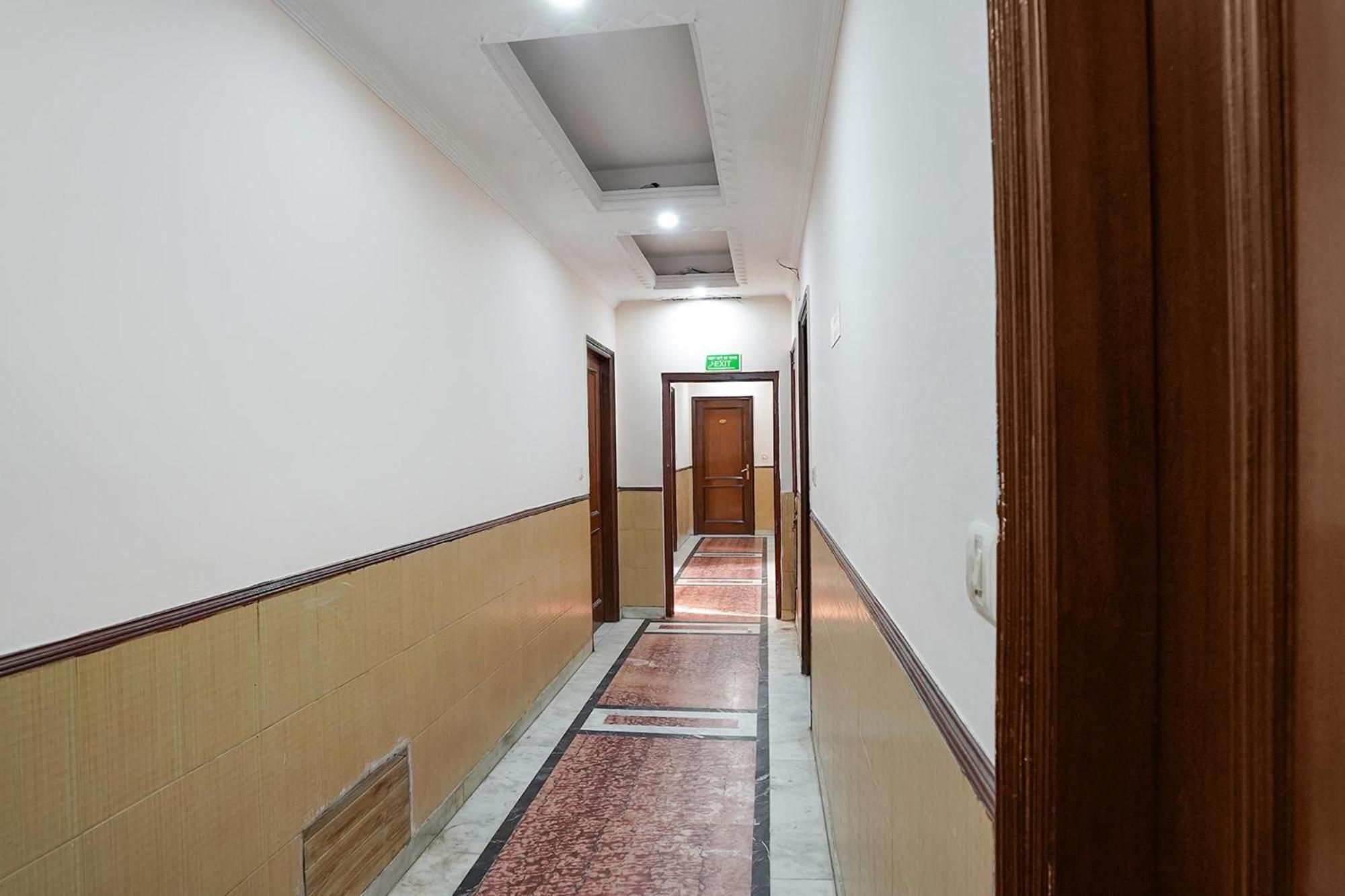 Fabhotel De Gold New Delhi Exterior photo