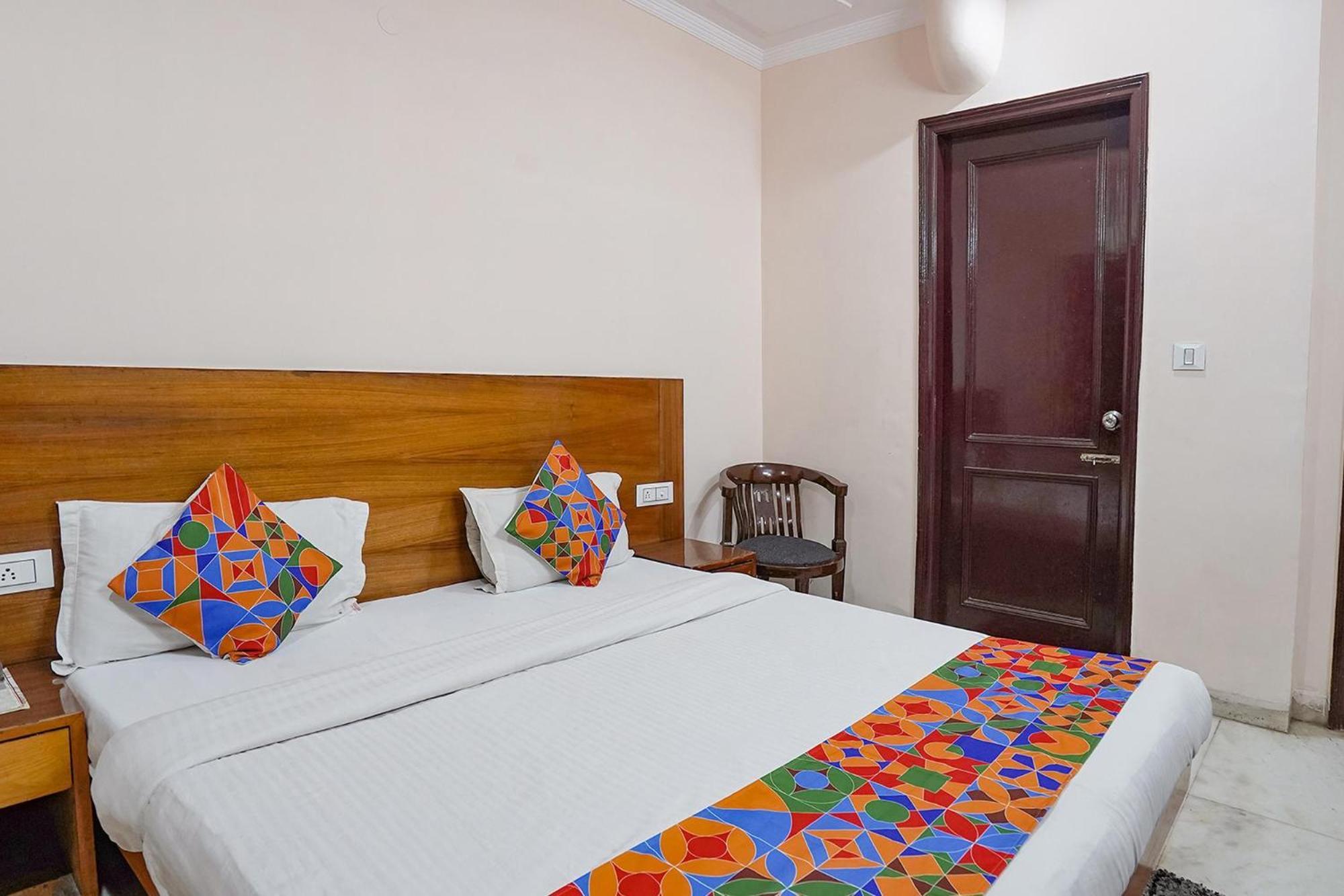 Fabhotel De Gold New Delhi Exterior photo