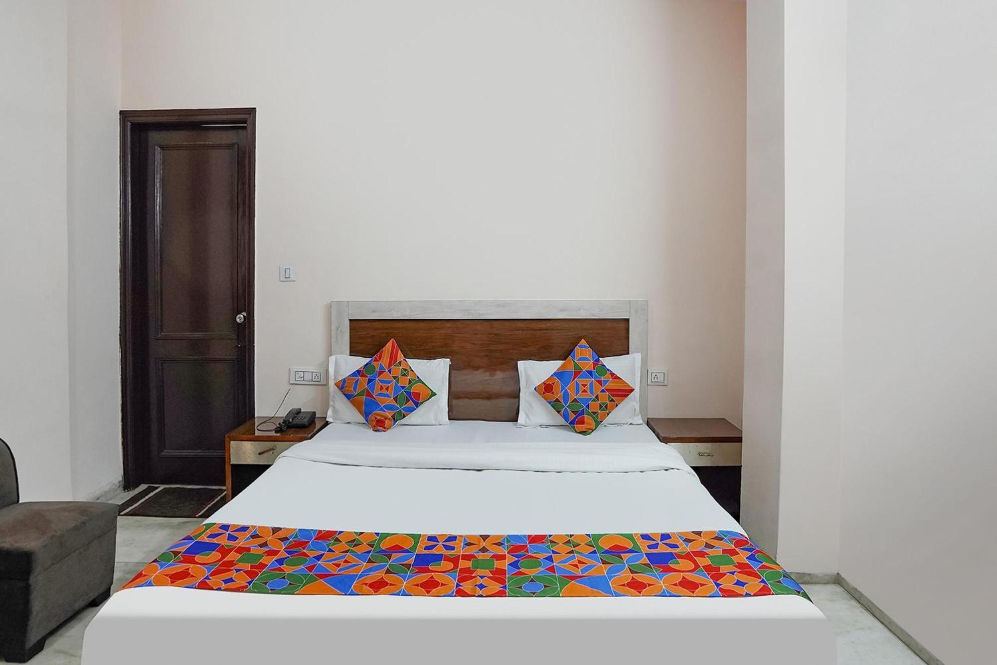 Fabhotel De Gold New Delhi Exterior photo