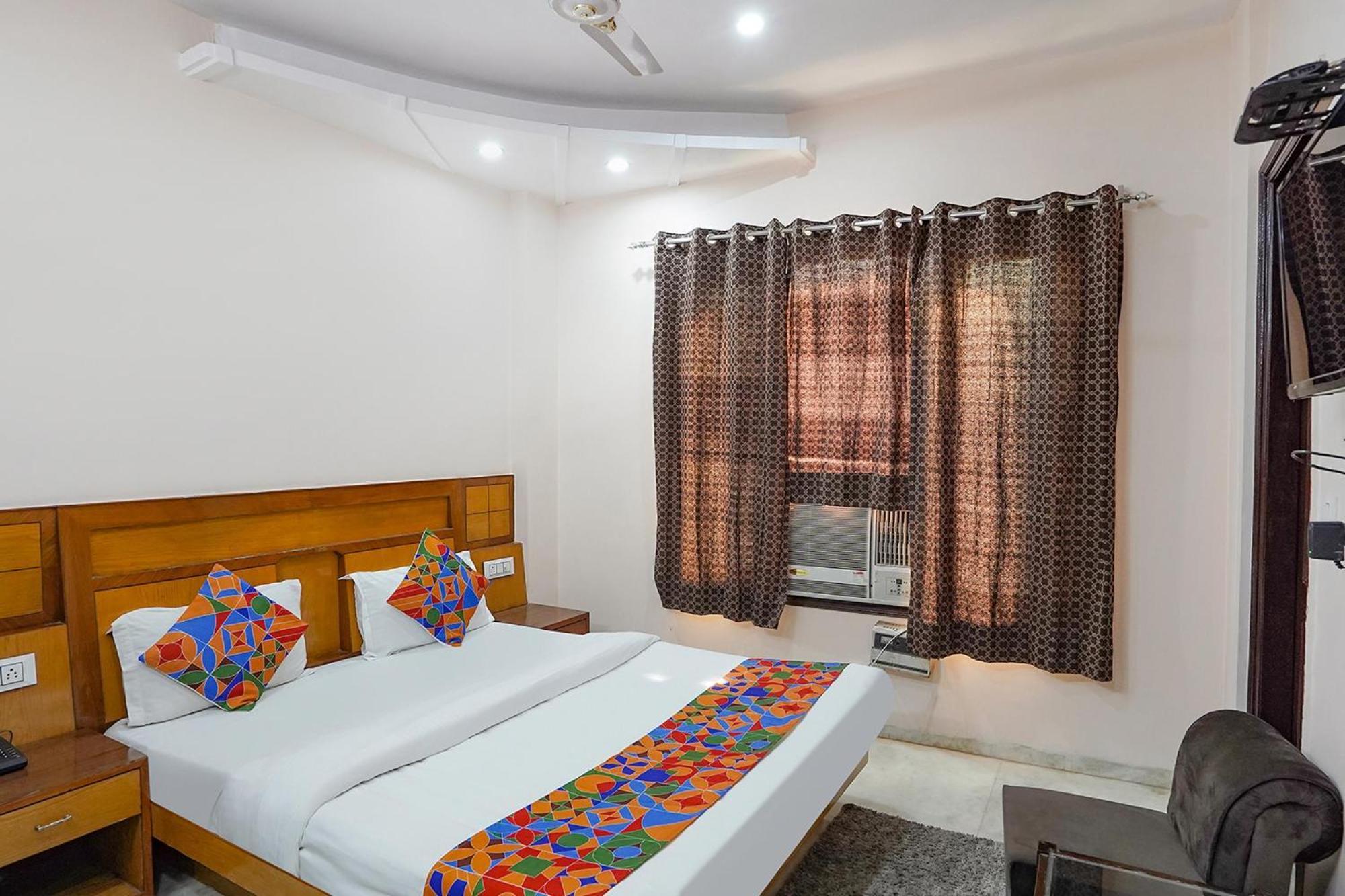 Fabhotel De Gold New Delhi Exterior photo